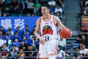 直播吧:辽宁和姜宇星达成一份2+1的C类合同 其中+1是球队选项