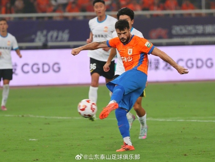 专业体育直播-感谢22190位现场球迷的声浪席卷奥体！下一战，我们继续并肩！