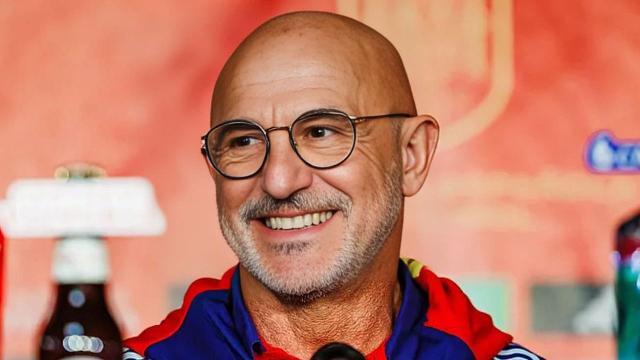 1737985338245051086.jpg 入口-西足协与德拉富恩特续约 功勋教头终于涨薪