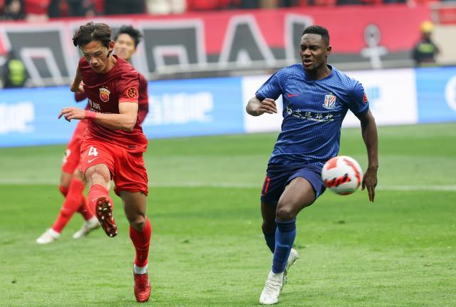 1710083561371052428.jpg 申花疯狂跑动的“双塔”整顿争冠军团