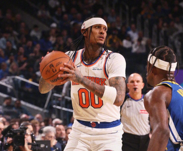 巴特勒32分8板，勇士大胜尼克斯！库里回暖，勇士一战有三个收获