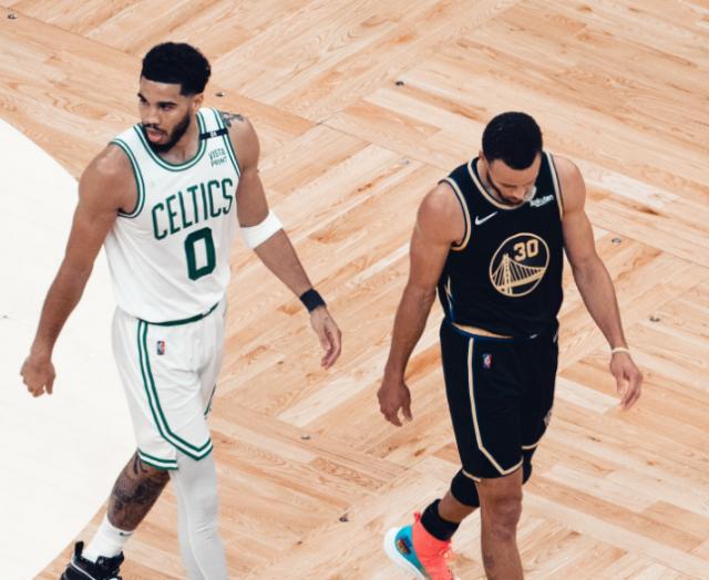 1654756910608028874.png 入口-一场悲情英雄的强硬血战 库里已经为勇士付出所有