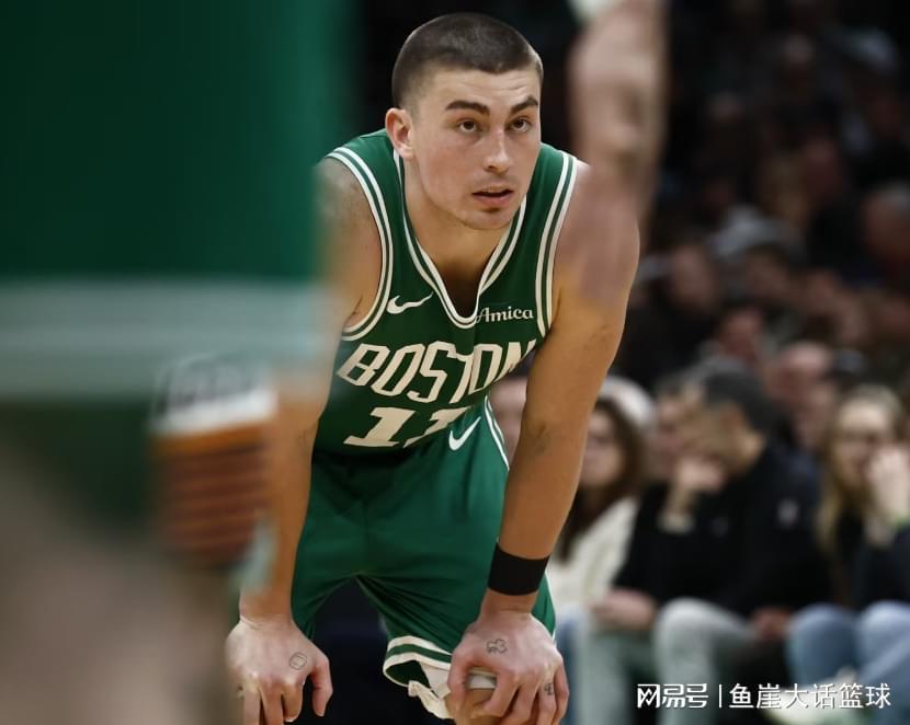 绿凯拒23分逆转！布朗30+8全队第一，湖人旧将30+4尽力，怀特27+5