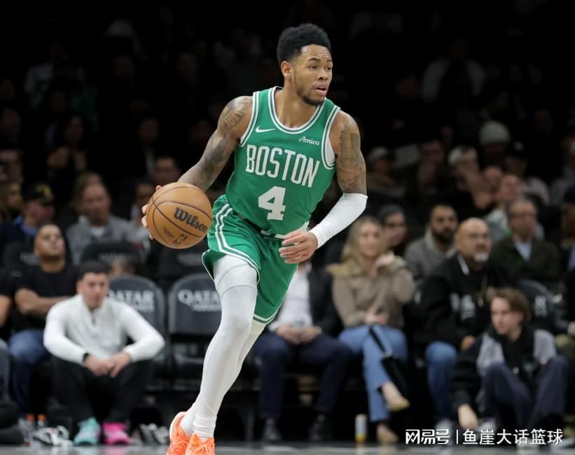 绿凯拒23分逆转！布朗30+8全队第一，湖人旧将30+4尽力，怀特27+5